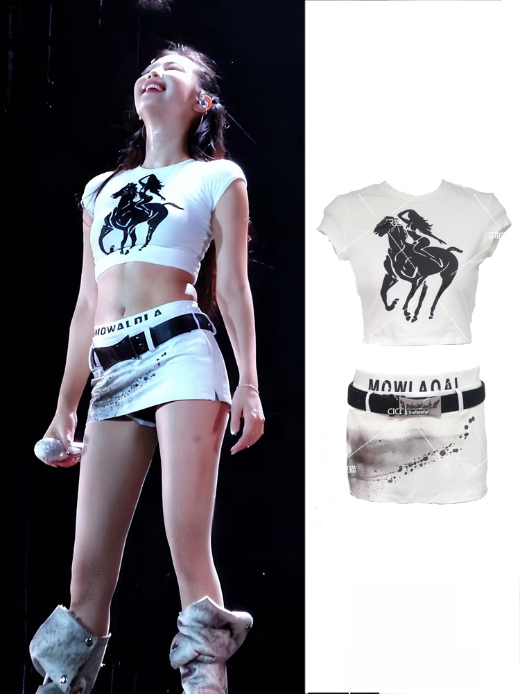 Ethnic Clothing & Online Fashion Store Khaadi Pk - Jennie Concert Weißes Rundhals-Kurzoberteil mit Print