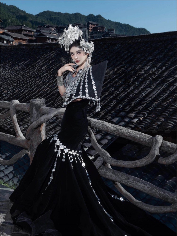 Neue schwarze Modeoutfits im E – Ethnic Fashion Shoot Bewertung und Preis