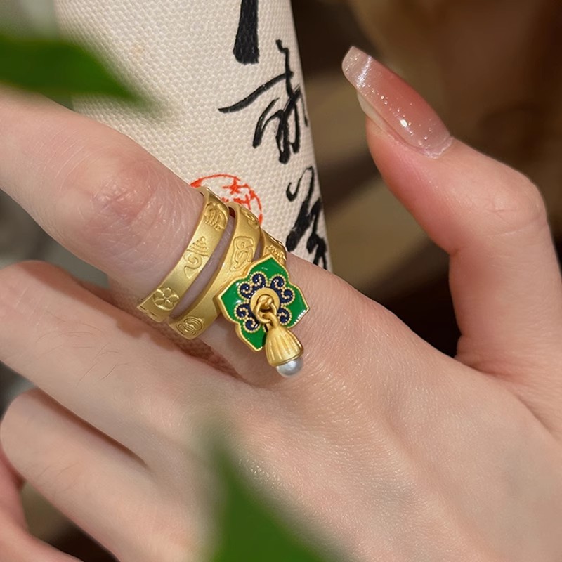 Neu im Charm-Ring mit grüner E – Ethnic Fashion Wear Bewertung und Preis