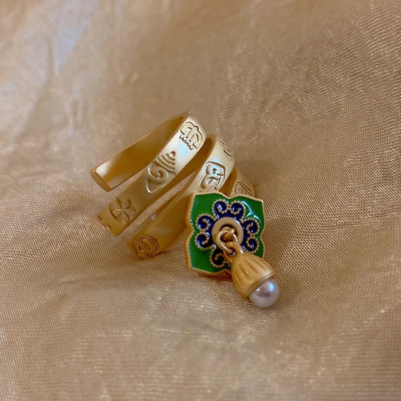 Neu im Charm-Ring mit grüner E – Ethnic Fashion Wear Bewertung und Preis