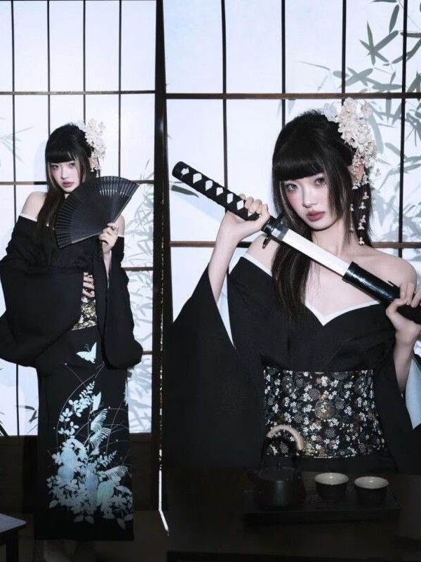 Traditioneller Japanischer Kim – Ethnic Fashion Shoot Bewertung und Preis
