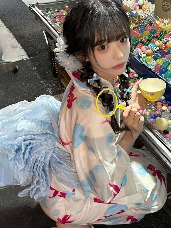 Traditionelles japanisches Kim – Ethnic Fashion Shoot Bewertung und Preis